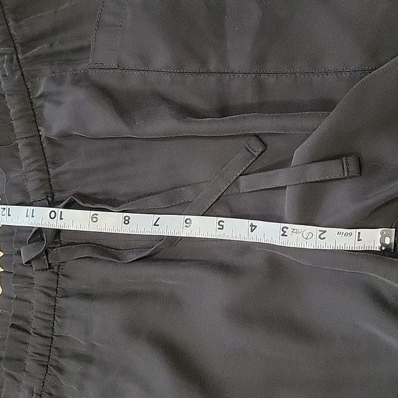 Old Navy Size L Black Elastic with Drawstring Waist Pull-On Shorts, Gently Used - Picture 8 of 10